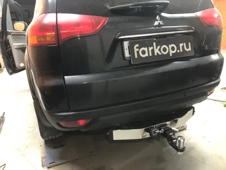 Фаркоп TowRus для Mitsubishi Pajero Sport 2008-2017 (с нерж. накладкой) 159366 в Набережные Челны